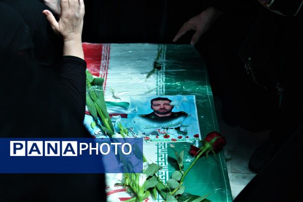 جلوه‌های حزن و خشم در مراسم تشییع شهدا