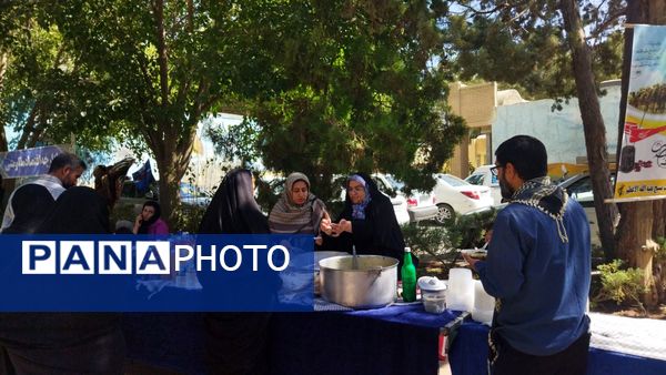 بازارچه مقاومتی در گلزار بهشت فضل نیشابور 