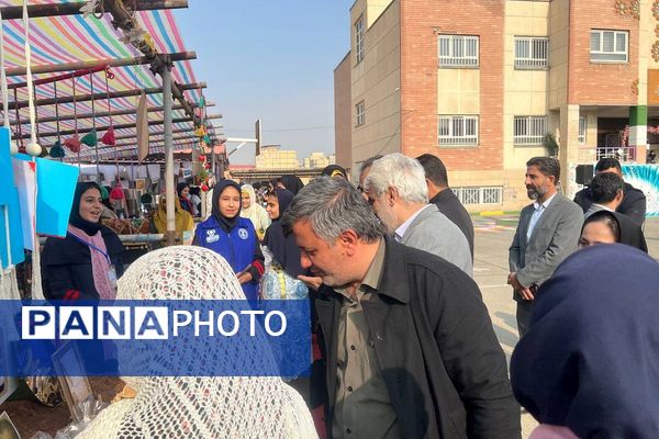 مدرسه فرزانگان ملارد میزبان نمایشگاه دستاوردهای علمی دانش‌آموزان