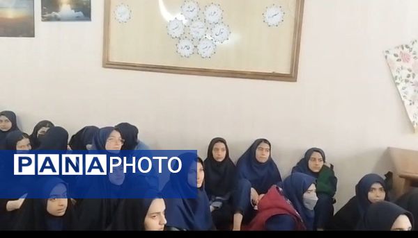  تقدیر از فعالین حجاب و عفاف در دبیرستان شاهد تکتم