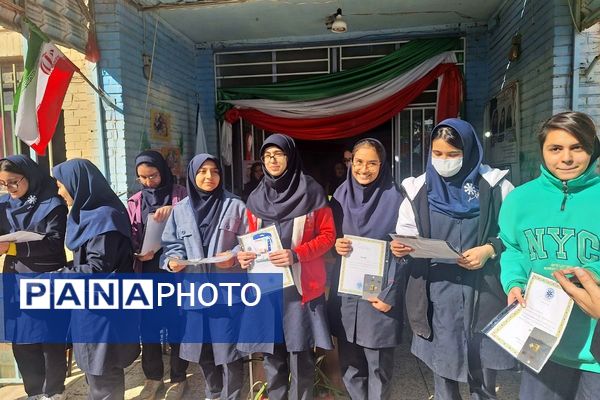 لبخند و شور نوجوانی، نشاط مدارس شهرستان قدس در ۱۳ آبان 