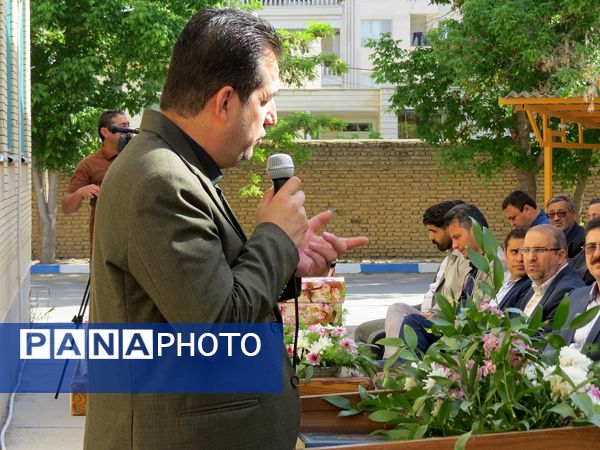 تقدیر از کارکنان‌ اداره‌کل آموزش و پرورش خراسان شمالی 