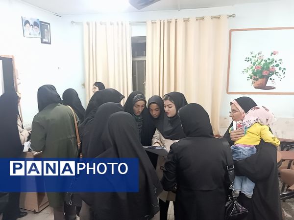 تحویل کارنامه در دبیرستان نمونه اندیشه