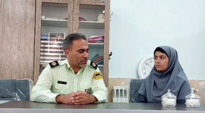 گفت‌وگوی دانش آموز خبرنگار ناحیه ۲ یزد با کارشناس نیروی انتظامی