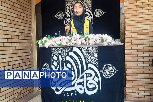 برگزاری مراسم گرامیداشت هفته بسیج در مدرسه شهید زهره‌وند قرچک