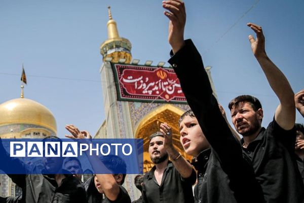 رود اشک و عشق در مسیر حرم همزمان با شکوه عزاداری هیئات‌ در خیابان‌های مشهد