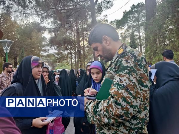 برگزاری اردو یاوران ولایت دختران متوسطه اول استان اصفهان