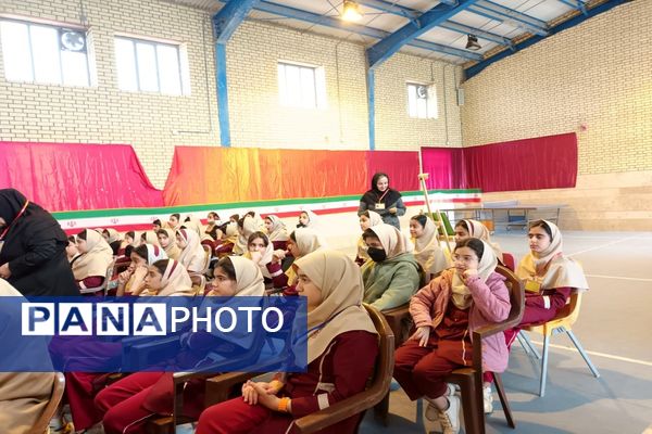 آیین اختتامیه کانون یاریگران زندگی در دبستان آزاده بهبهان