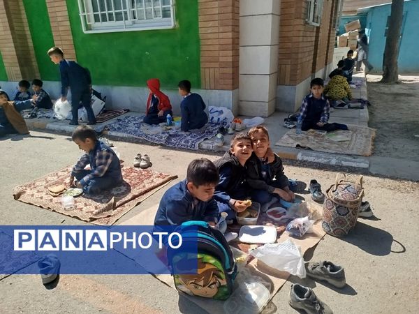 صبحانه سلامت در مدرسه پسرانه مبین شیروان