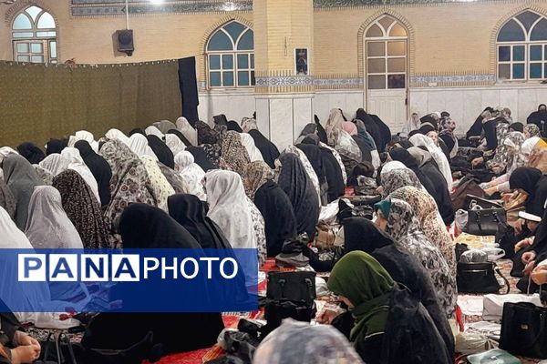 نماز عبادی جمعه این هفته با حضور پرشور مردم مؤمن و ولایت‌مدار ورامین 