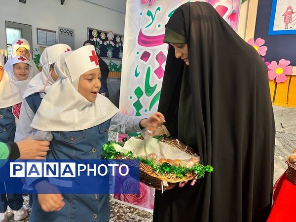 جشن ولادت حضرت زینب (س) و روز پرستار در دبستان المهدی ناحیه ۲ کرج