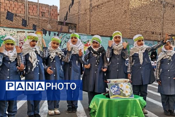 مراسم عزاداری و توزیع نذری به مناسبت ایام فاطمیه در مدارس شهرستان ورامین