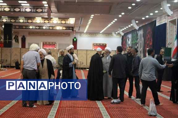 حضور پرشور مردم بندرعباس در نماز جمعه به امامت حجت‌الاسلام والمسلمین محمدعبادی‌زاده