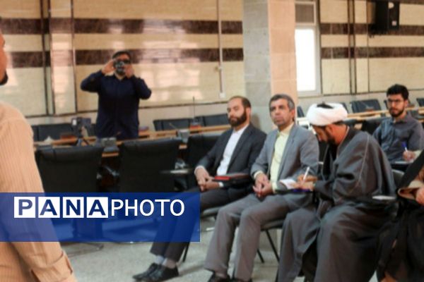 پیوند مهارت و معرفت در آموزش و پرورش فیروزکوه به همراه تلاوت زیارت عاشورا و کارگاه اسنپ‌بک 