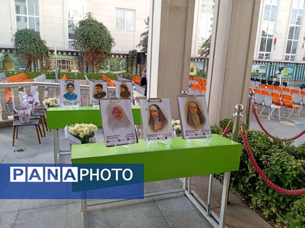 جشن عاطفه‌ها در مشهد برگزار شد