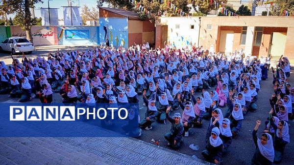 شور میهنی در صف دانش‌آموزان نظرآباد