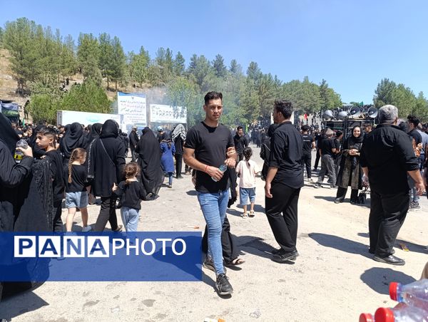 عاشورای حسینی در آشخانه و ۷۲ دیگ غذای نذری