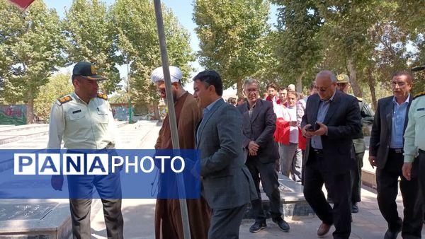 مراسم غبارروبی و عطرافشانی مزار مطهر شهدای اهر به‌مناسبت هفته دولت 