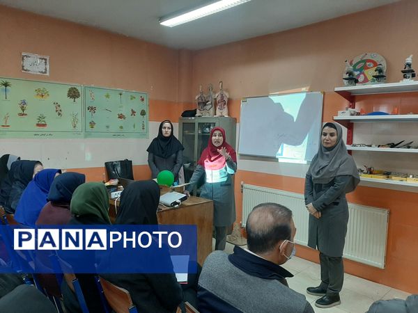 تجربه‌های نوین برای آموزگاران در کارگاه علوم و آزمایشگاه 