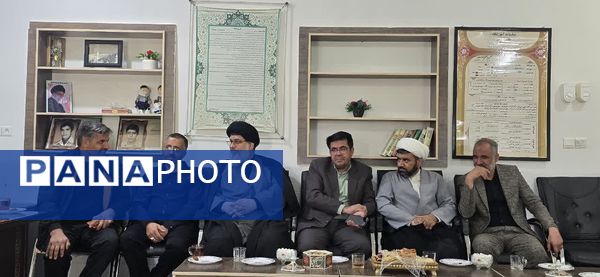 بازدید امام جمعه و مدیر آموزش‌ و پرورش بافق از دبستان هفتم تیر