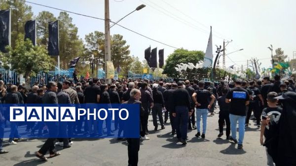حضور پر شور و مردم شهرستان کاشمر در برپایی دسته های عزاداری روز عاشورای حسینی 