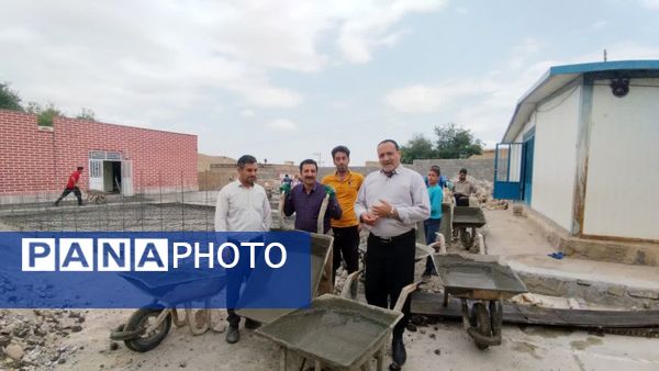 آغاز بتن‌ریزی مدرسه شهید ذوالفقاری در روستای احمد آباد