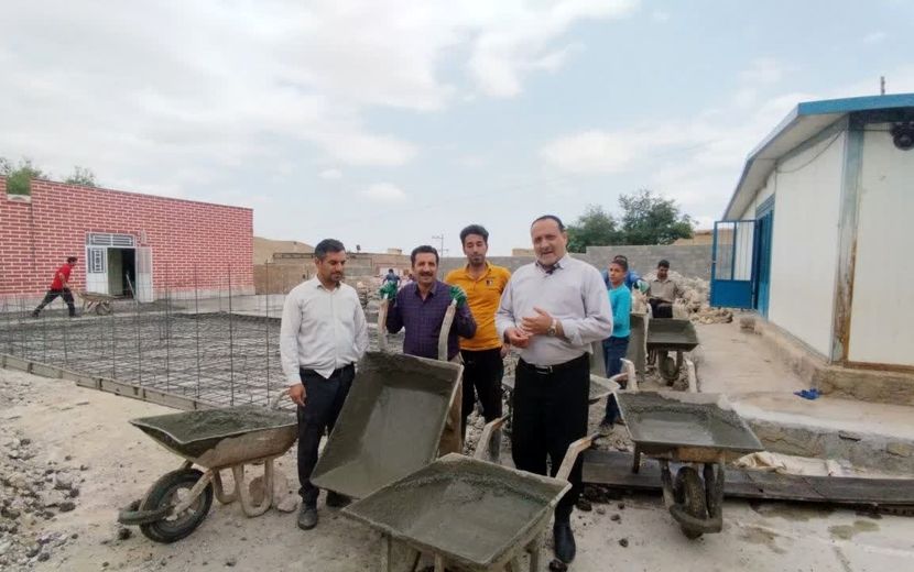 آغاز بتن‌ریزی مدرسه شهید ذوالفقاری در روستای احمد آباد
