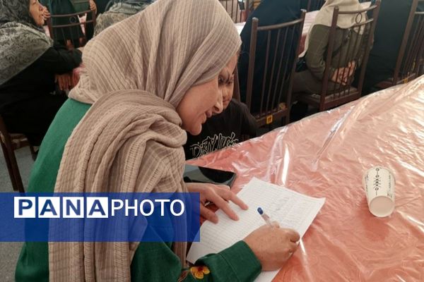 اولین  مجمع عمومی انجمن اولیاء و مربیان در دبیرستان شهید مجید دهنوی 