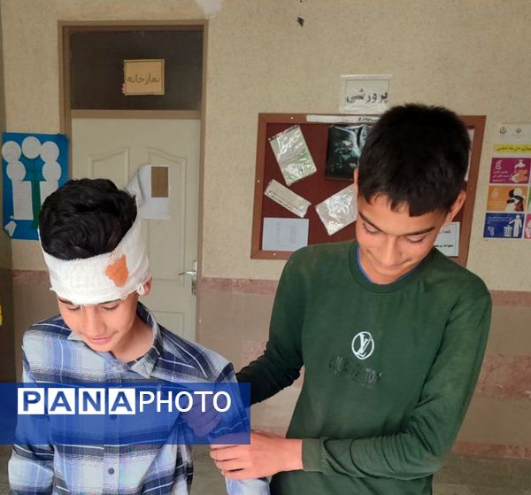 مانور زلزله در مدرسه محمد باقر بهزاد