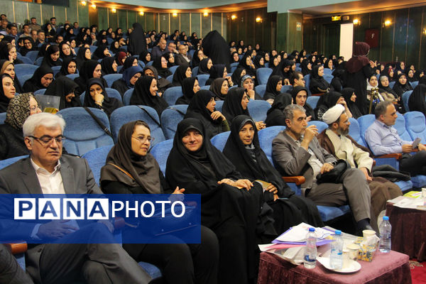 همایش علمی و فرهنگی «جانان ایران» به‌مناسبت هفته ملی جمعیت