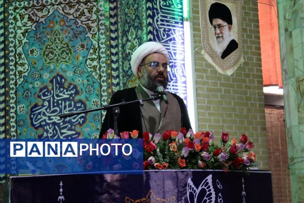 تجلی پیوند مدرسه و مسجد در خاتم