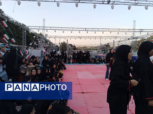 میدان‌نمایی رزم‌آوران طوس در قلب مشهد
