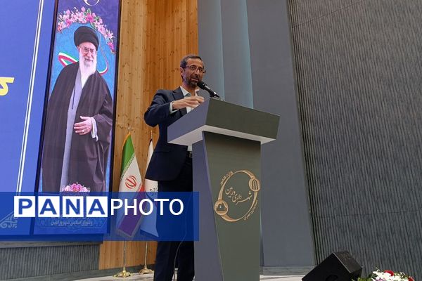 نشست فصلی مدیر منطقه با مدیران مدارس؛ تأکید بر هماهنگی و ارتقای کیفیت آموزشی