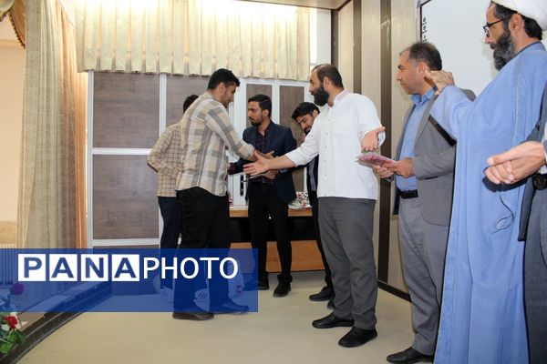 آیین تجلیل از برگزیدگان پسر مسابقات قرآن، عترت و نماز شهرستان بن 