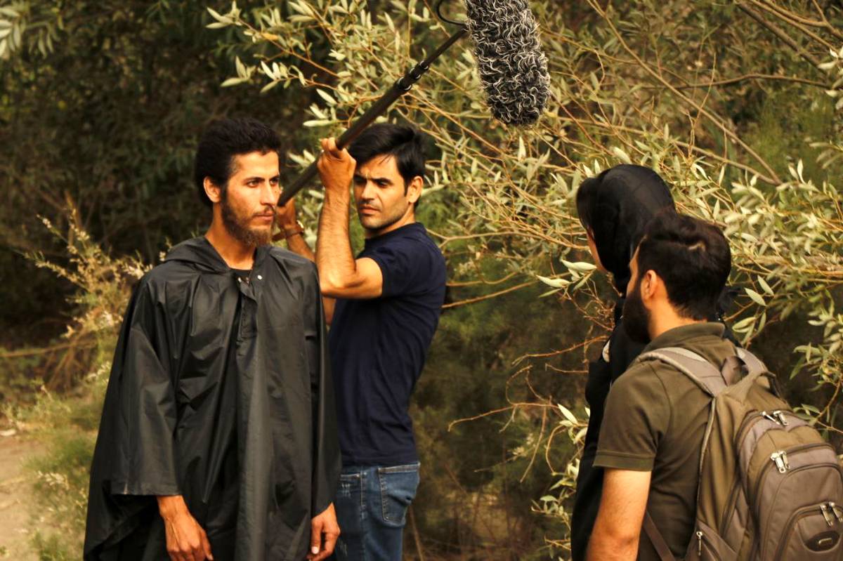 «جنازه‌ها با چاقو دفن نمی‌شوند» در دل تاریکی