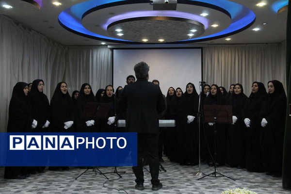 مراسم حافظ خوانی در کانون ام ابیها یزد