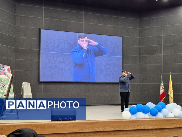 اجتماع بزرگ دانشآموزان بسیجی در هفته بسیج