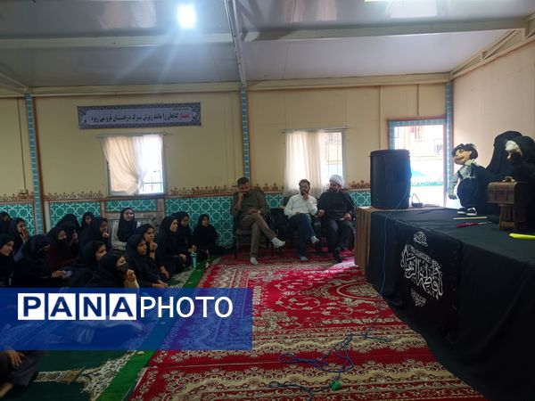 عطر فاطمی در فضای آموزش دبیرستان میرزا جعفر سروقد با برپایی ایستگاه صلواتی 