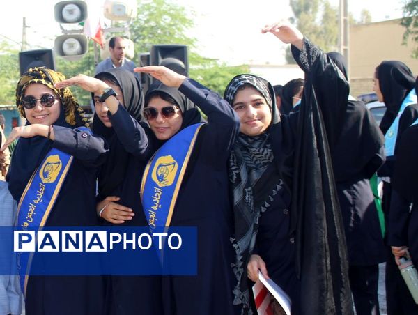 حضور پرشور تشکل های دانش آموزی در راهپیمایی ۱۳ آبان