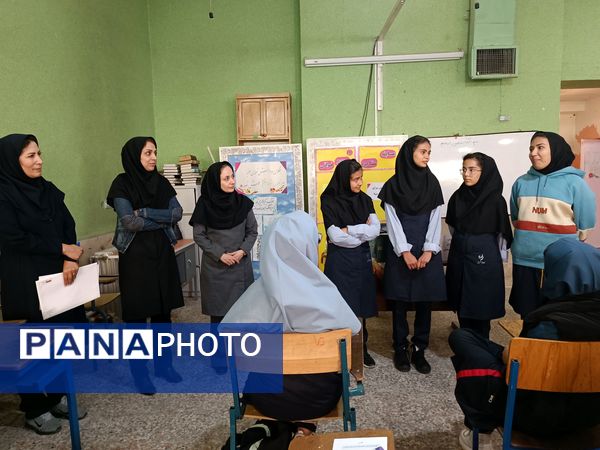 مسابقه مشاعره و حافظ‌خوانی در کانون شهدای فرهنگی ملارد
