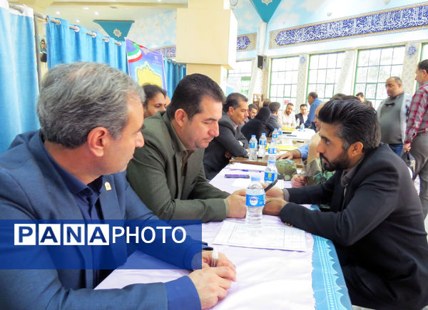 برپایی میز خدمت آموزش و پرورش خراسان شمالی