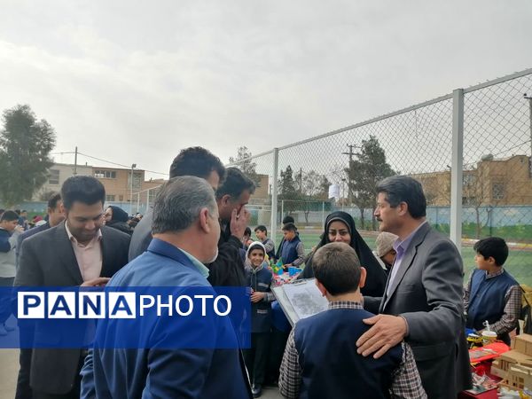  نمایشگاه دست‌سازه‌های دانش‌آموزی در دبستان حضرت قاسم بن‌الحسن‌(ع) ناحیه یک