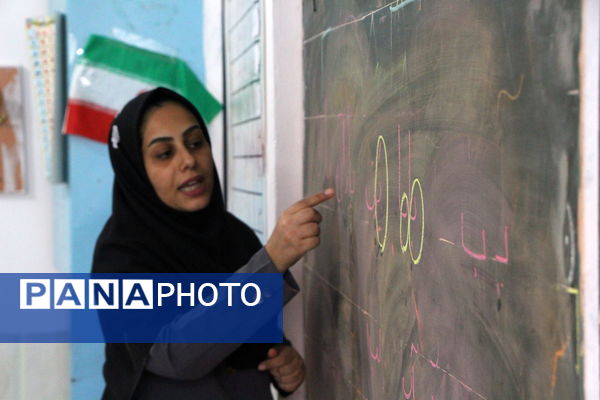 روشنگریِ جهادی؛ جهادِ آموزشیِ معلمان در مدارس یزد