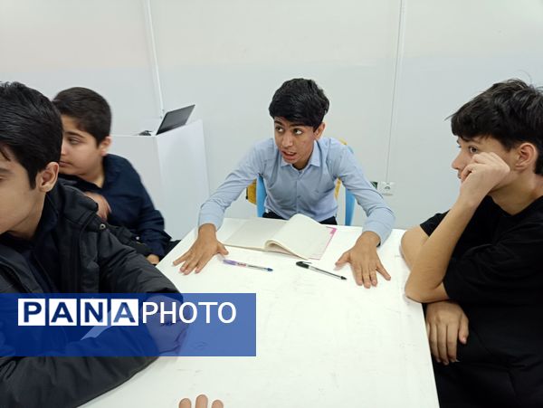 اولین جلسه شورای دانش‌آموزی دبیرستان پسرانه متوسطه اول سما شهرستان کاشمر