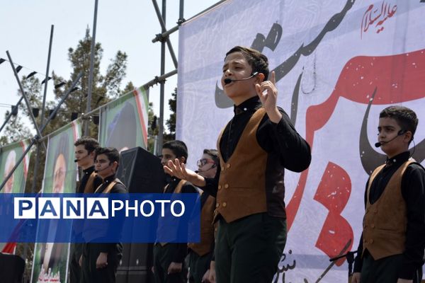 پیاده روی دلدادگان اربعین حسینی ع در اسلامشهر به سوی امامزاده اسماعیل