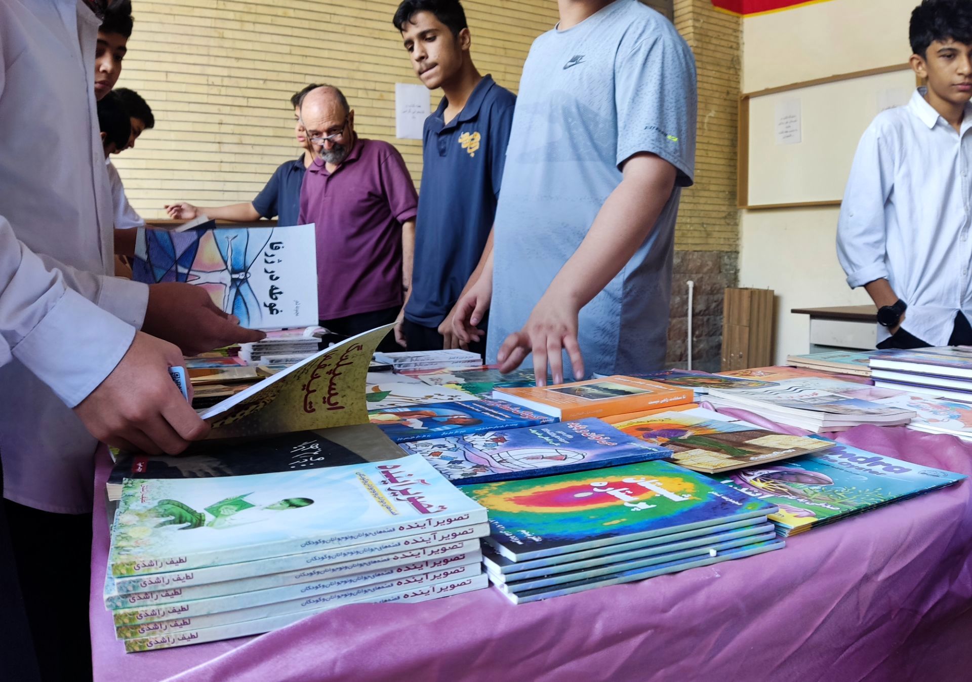 فرصتی برای تقویت کتاب‌خوانی دانش‌آموزان