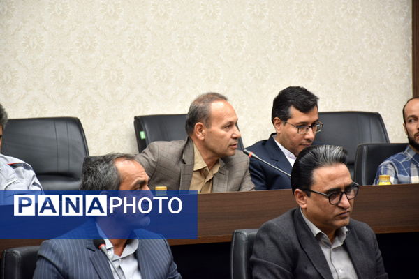 نشست هم‌اندیشی معاون استاندار با موسسان و مدیران مدارس غیردولتی تربت حیدریه 