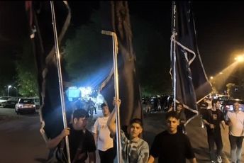 بیرق گردانی در شهر خیمه های برافراشته 