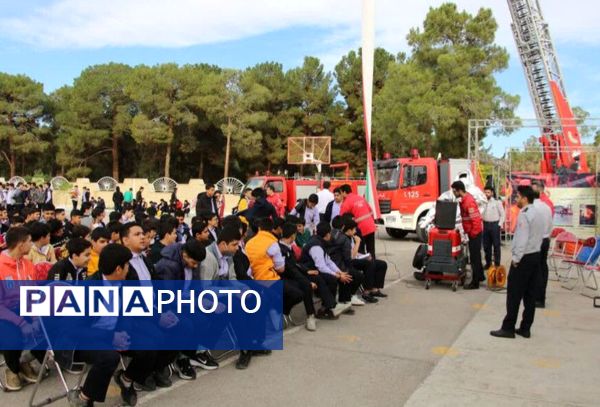 آیین نکوداشت هفته پدافند غیرعامل با شعار تدبیر امروز، امنیت فردا در سمنان