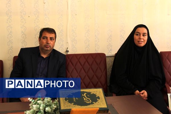 هنرستانی ها در نقش تولید کننده،دوخت لباس فرم دانش آموزان به دست هنرستانی های قدس